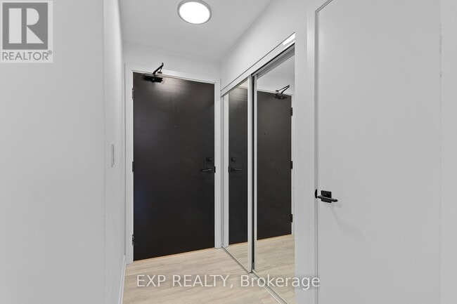 Building Photo - 2 Augusta Ave