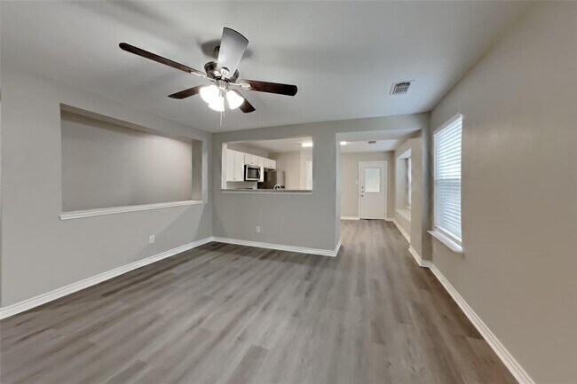 Foto del edificio - 6518 Bluestone Springs Ln