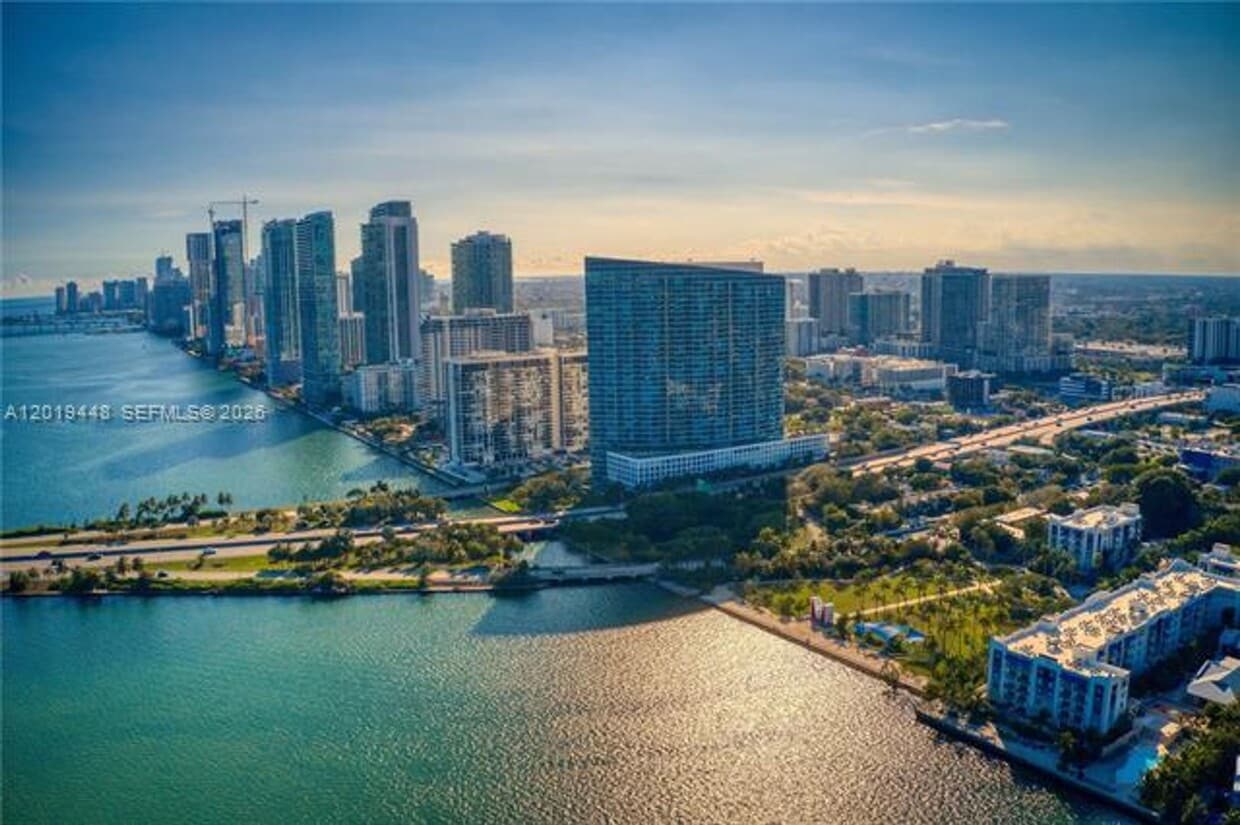Photo - 601 NE 36th St # 3010, Miami, FL 33137