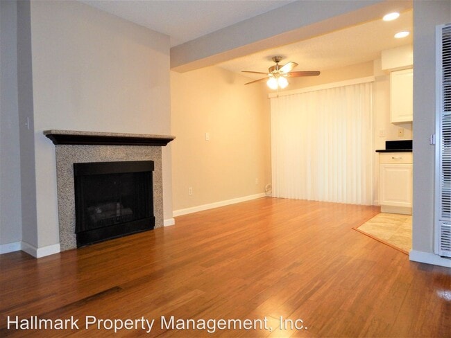 Building Photo - 208 19th St