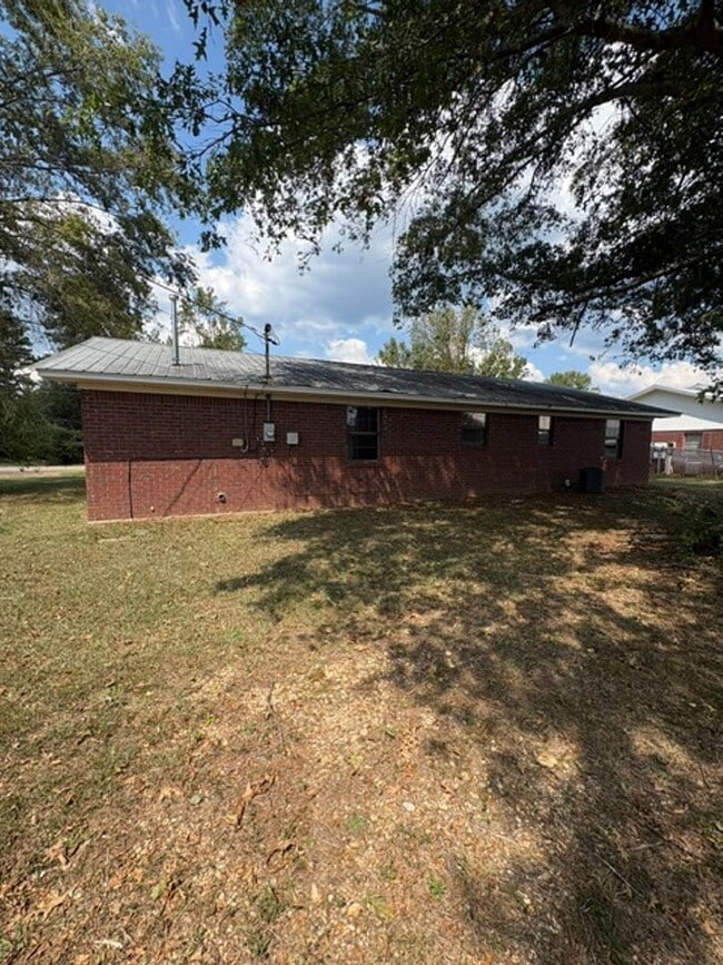 Building Photo - 40 Yarber St