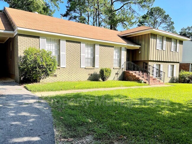 Building Photo - 3058 Laurencekirk Rd