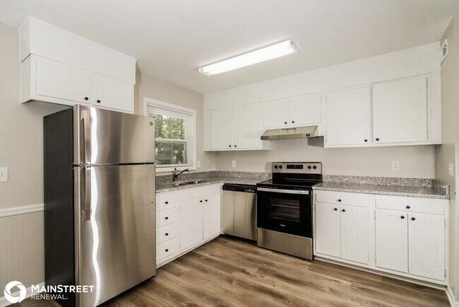 Foto del edificio - 5106 AMBERHILL DR, GREENSBORO, NC 27455