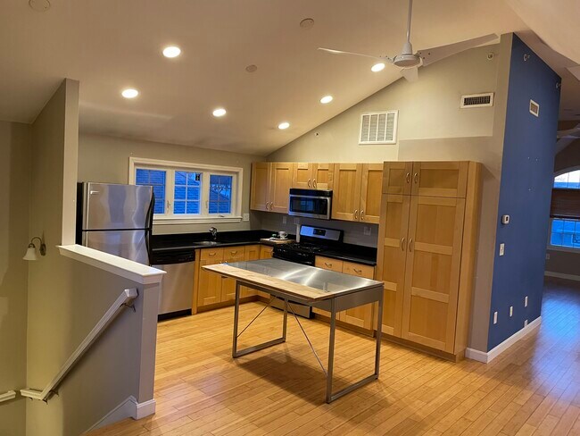 Foto del edificio - 21 Kittredge Ave