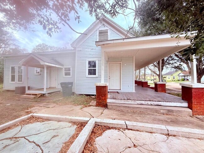 Foto del edificio - 2105 Laurel Ave