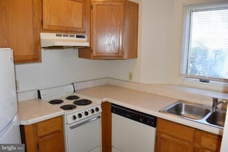 Building Photo - 945 Orchard Dr