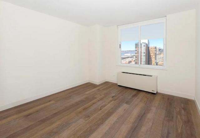 Foto principal - 2 bedroom in New York NY 10036