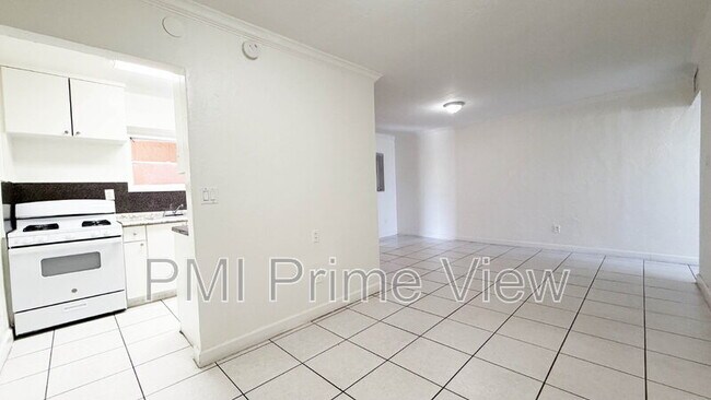 Foto del edificio - 1245 W 24th St
