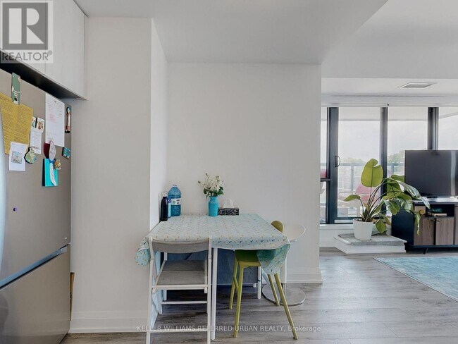 Photo du bâtiment - 730-730 Hillsdale Ave E