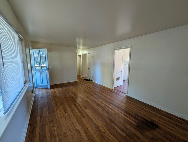 Foto del edificio - 2311 Plantation Dr