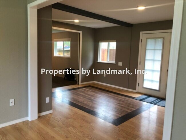 Building Photo - 322 N Solmar Dr