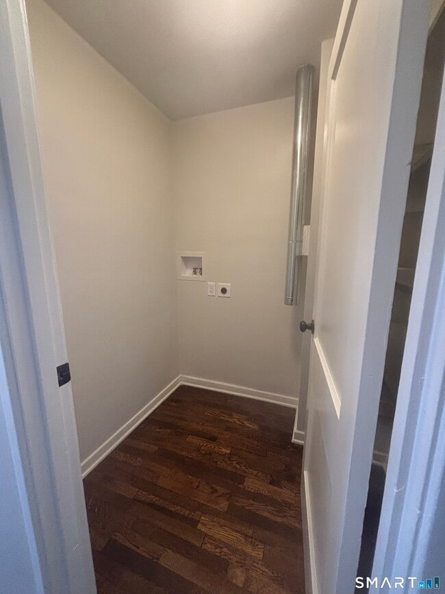 Foto del edificio - 38 Elmhurst Cir