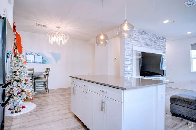 Building Photo - 5503 Sandcliff Ln