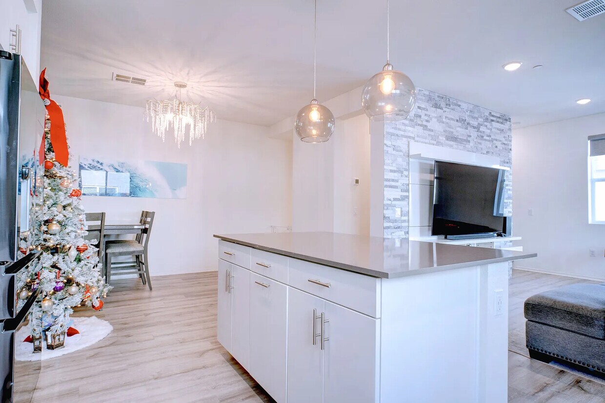 Foto principal - 5503 Sandcliff Ln