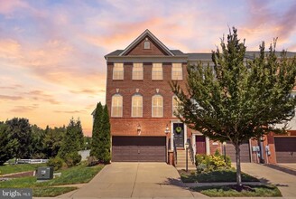 Building Photo - 11360 Sandhurst Pl