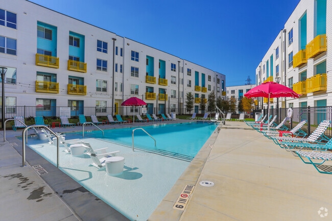 Pool - The Skylark Apartments