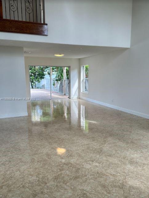 Foto del edificio - 18315 NW 12th St
