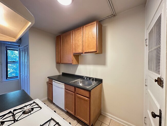 Foto del edificio - 1253 W Henderson