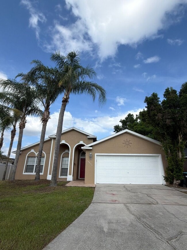 Building Photo - 13855 Glasser Ave