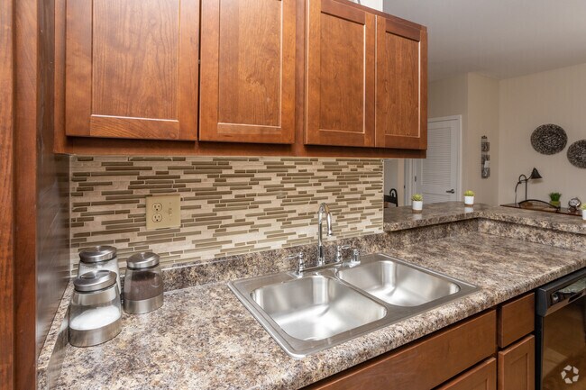 2BR, 2BA - 1111 SF - Cocina - Villas Of Forest Springs