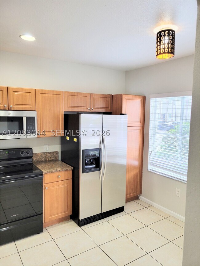 Foto del edificio - 8263 SW 27th St