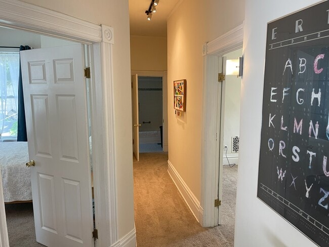 hallway to bathroom and kitchen - 826 Selby Ave