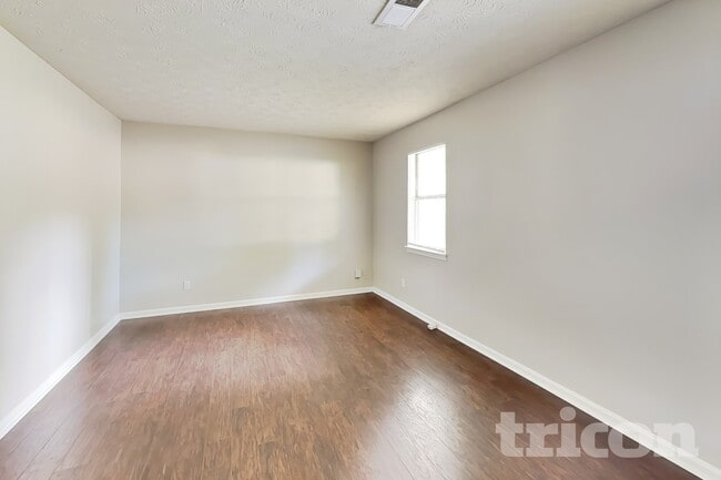 Building Photo - 2224 Clinchfield Ct