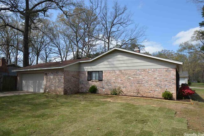 Building Photo - 9412 Warren Dr