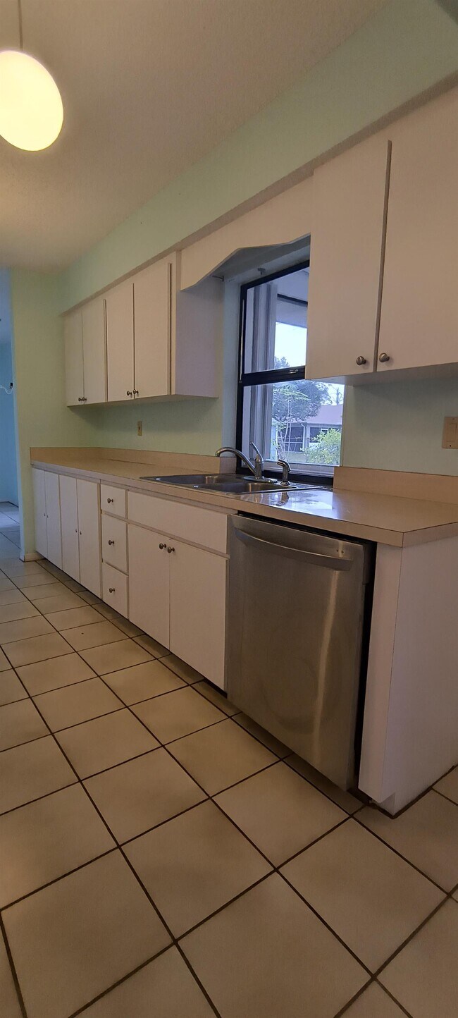 Foto del edificio - 5568 Anderson Rd