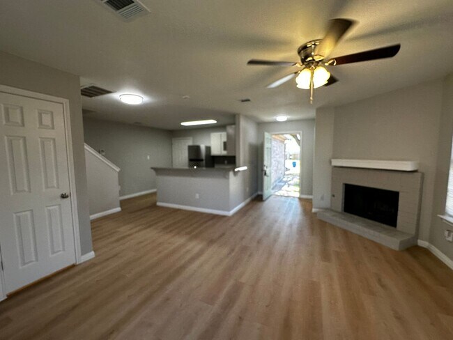 Foto del edificio - Ginder Properties2 (2906 Kestrel Dr)