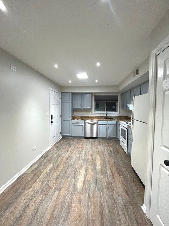 Foto del edificio - 7875 N Caldwell Ave