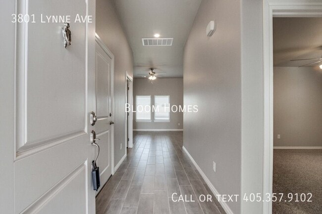 Building Photo - 3801 Lynne Ave