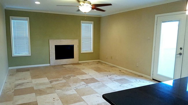 Building Photo - 10555 Turtlewood Ct