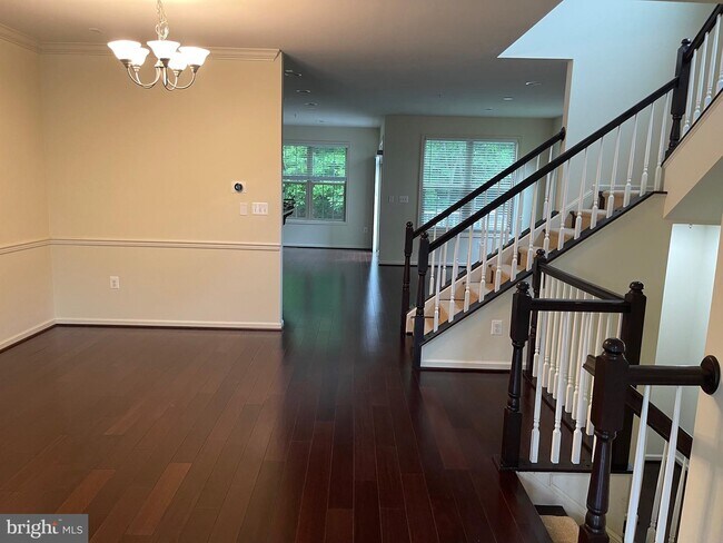 Foto del edificio - 1545 Rabbit Hollow Pl