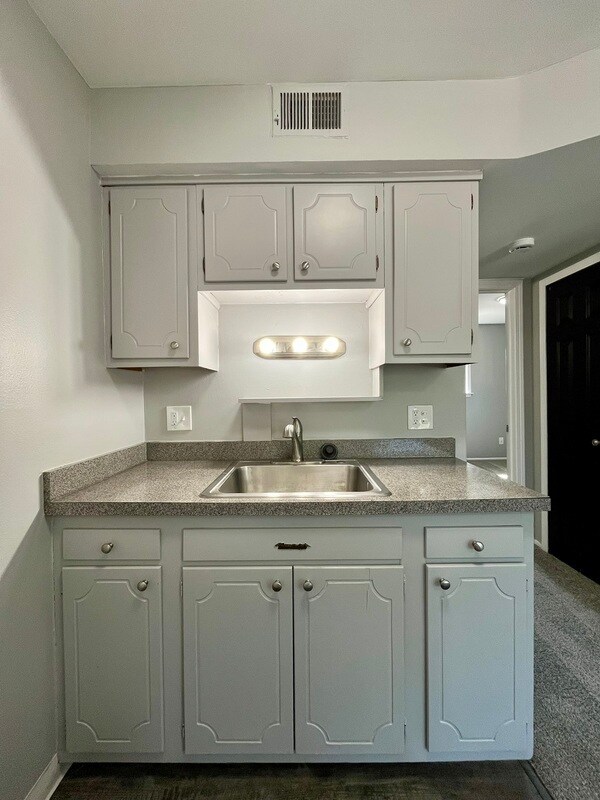 Foto del edificio - 4441 Oakwood Blvd