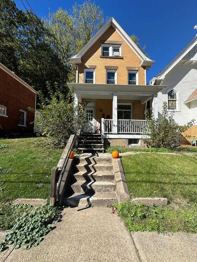 Foto principal - 526 Westinghouse Ave