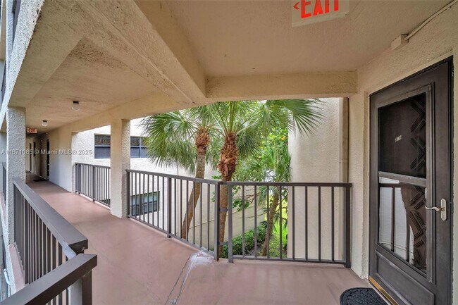 Foto del edificio - 2311 S Cypress Bend Dr