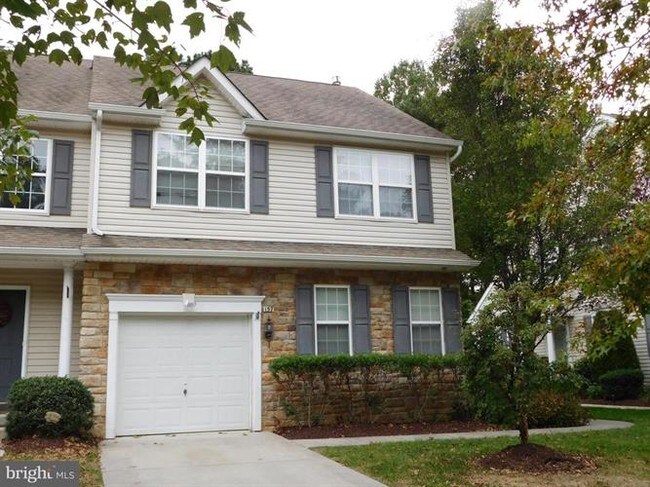 Foto del edificio - 157 Hidden Dr