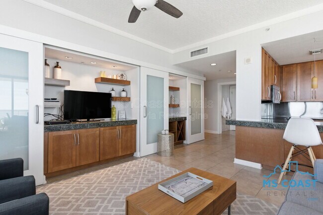 Building Photo - 2060 Beach Blvd