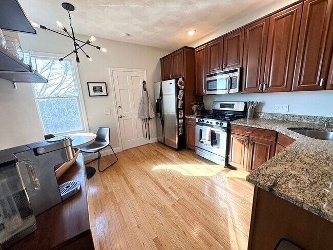 Foto del edificio - 582 E 4th St