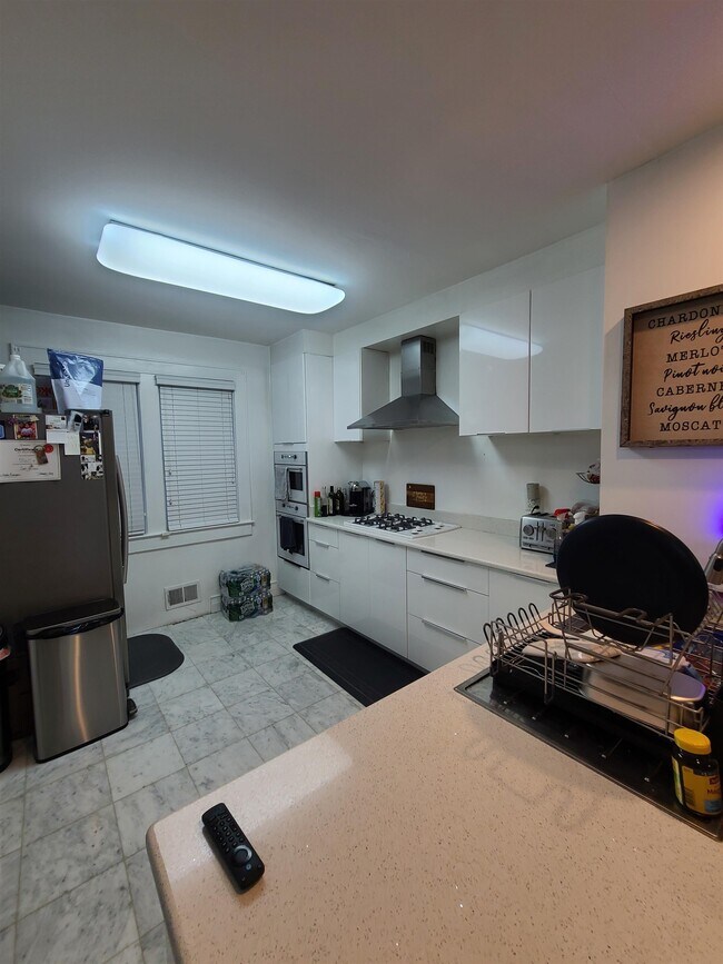 Foto del edificio - 8309 Grand Ave