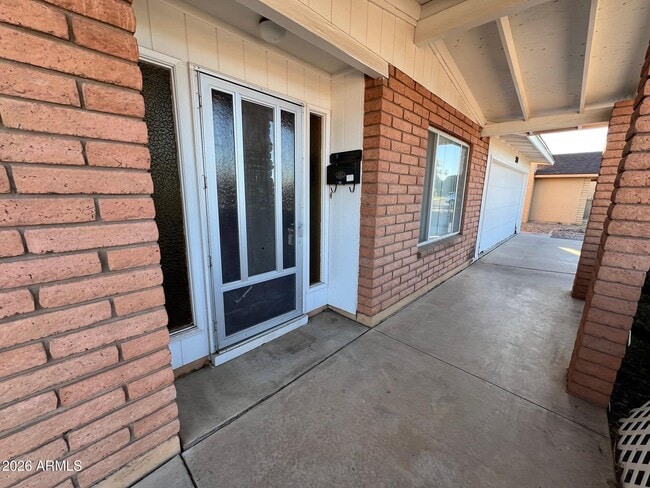 Building Photo - 551 W Gail Dr