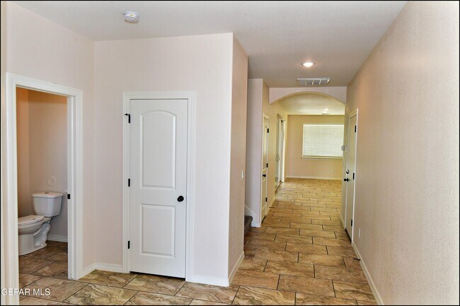 Building Photo - 2840 Tierra De Moyo Pl