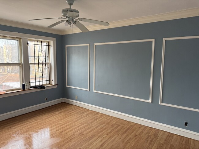 Foto del edificio - 2542 E 78th St