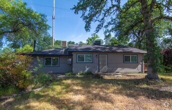 Building Photo - 18623 Oasis Rd