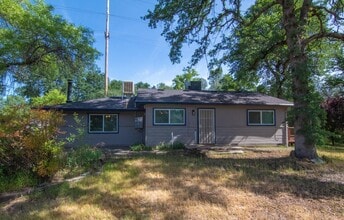 Building Photo - 18623 Oasis Rd
