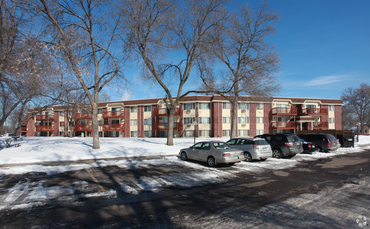 Willow Lane Apartments Brooklyn Center, MN