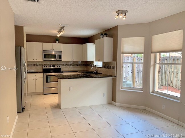 Building Photo - 3 br, 2.5 bath House - 200 Mahogany Ter