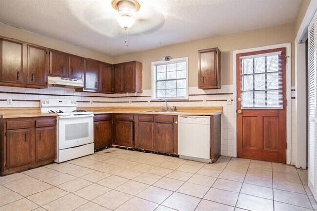 Building Photo - 420 Smitherman Rd