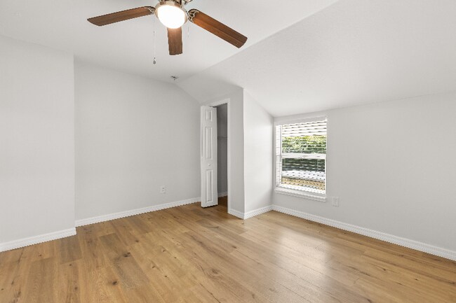 Foto del edificio - 1325 Cloverlawn Ave